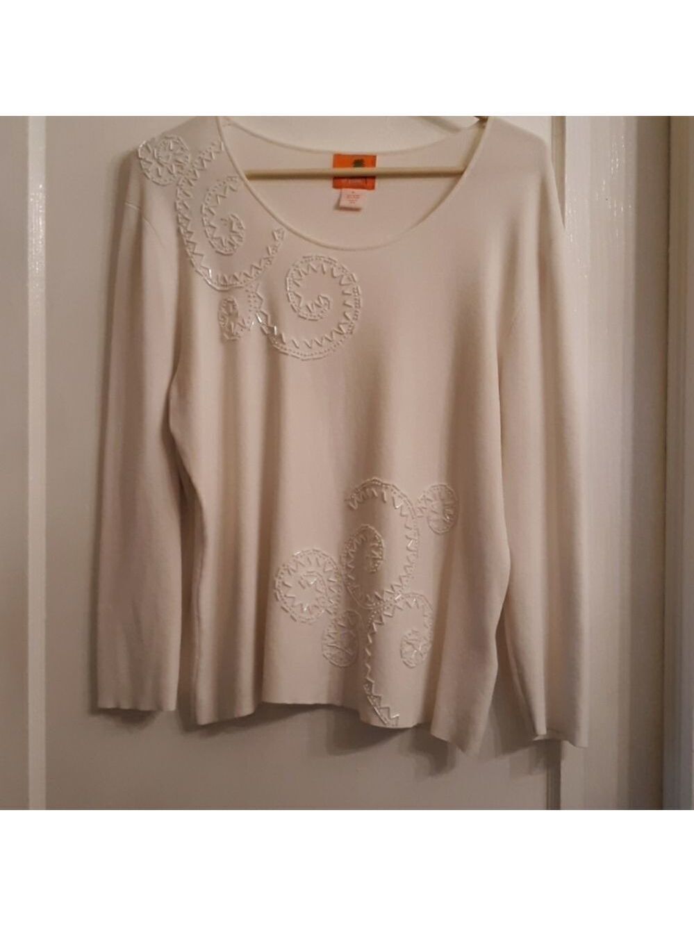 Heart of Palm Design White Sweater Size XL